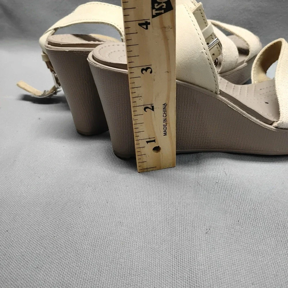 Crocs Leigh Sandal Womens Size 6 Beige Canvas Ankle Strap Wedge Heels 11382